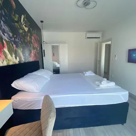 Maris, Self Check In Apartman *