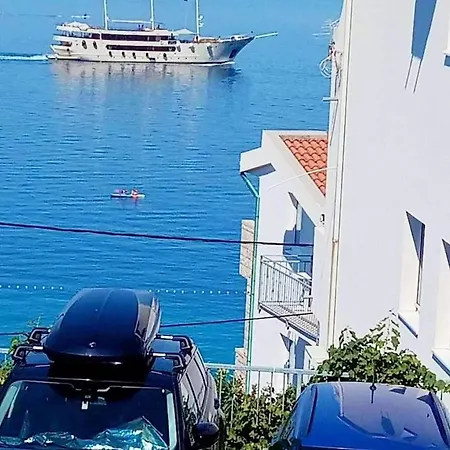 Maris, Self Check In * Drasnice