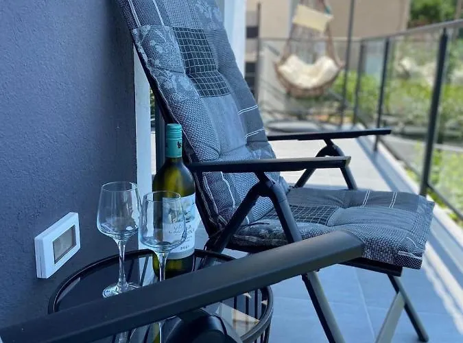 Maris, Self Check In Drašnice