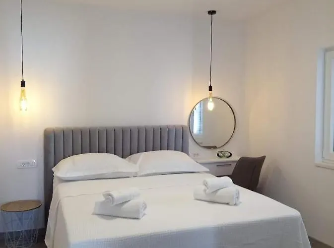 Maris, Self Check In * Drašnice